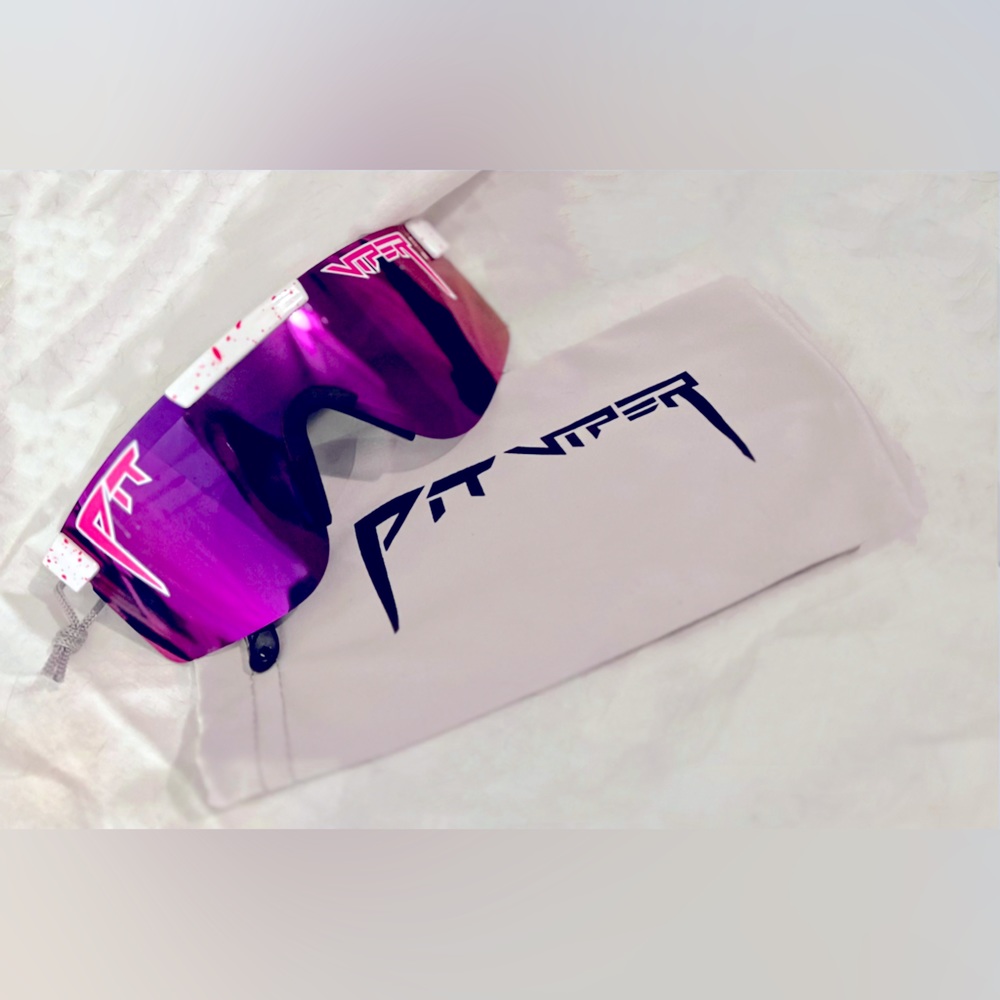 POLARIZED PIT VIPERS